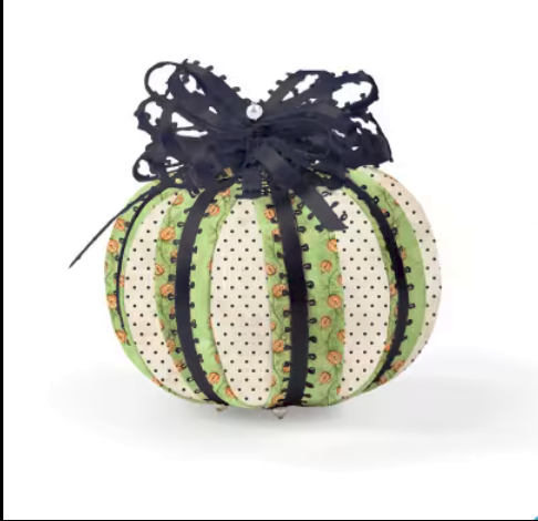 Peekaboo Pumpkin No Sew Ornament by The Ornament Girl