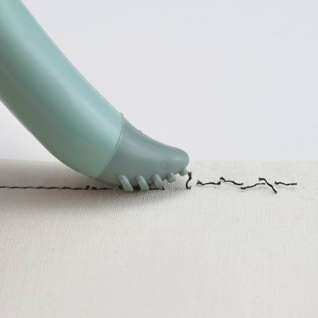 Grip Fit Seam Ripper image 3